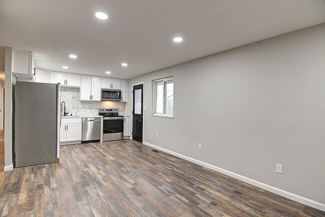 Photo - 1204 S Main St