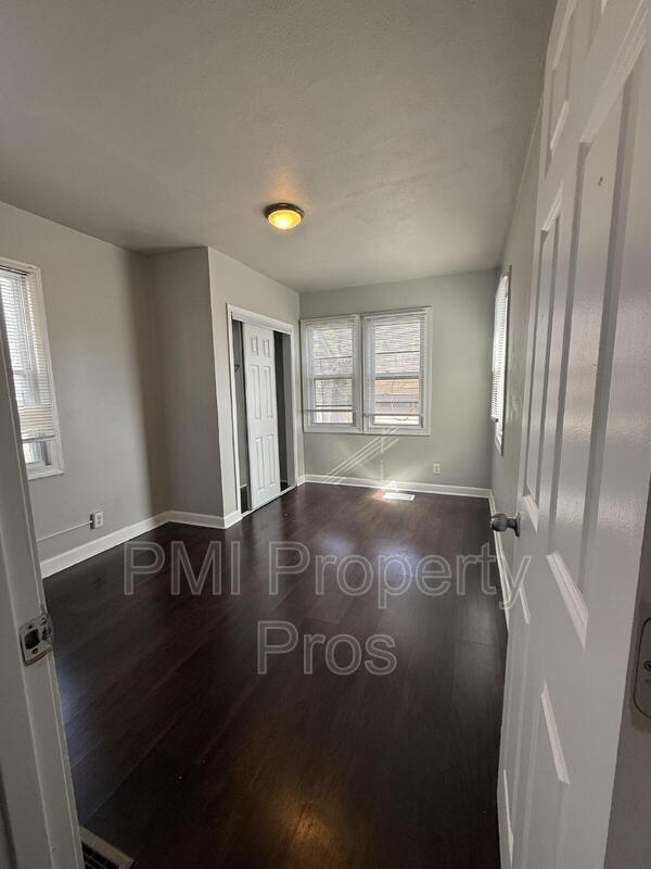 Photo - 2406 N 41st St Unit Lower