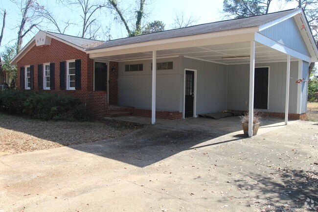 Building Photo - 2314 Whispering Pines Rd Rental