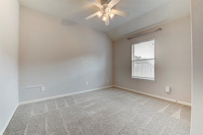 Photo - 4934 Bonny Loch Ln