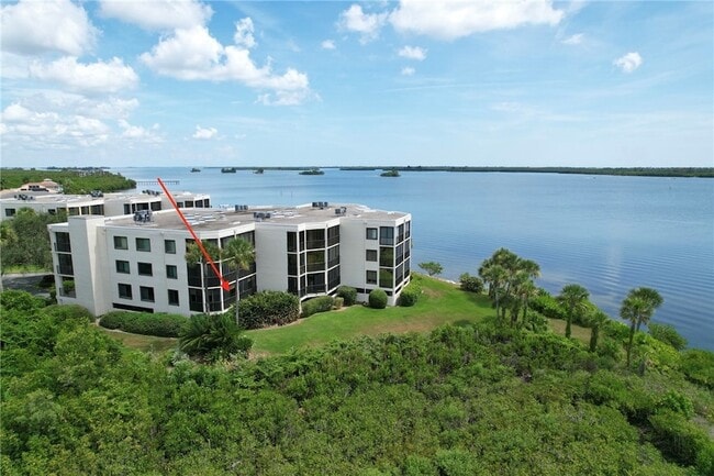 Building Photo - 9612 Riverside Dr Unit 102 Rental