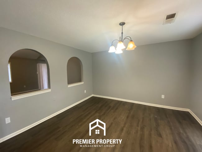 Photo - 4453 Kerwin Dr