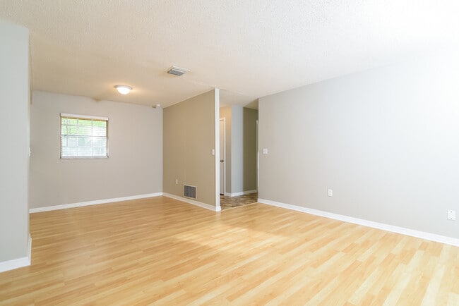 Photo - 4750 Kempston Dr