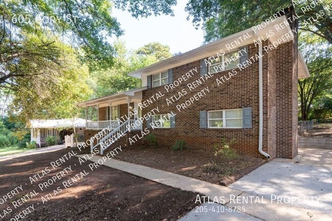Photo - 605 Cory St