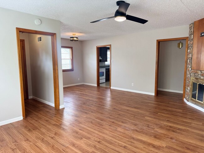 Photo - 724 Ratone St