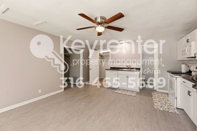 Photo - Cute 1 bedroom guesthouse in a great neighborhood, close to Wesley Hospital and local restaurants!