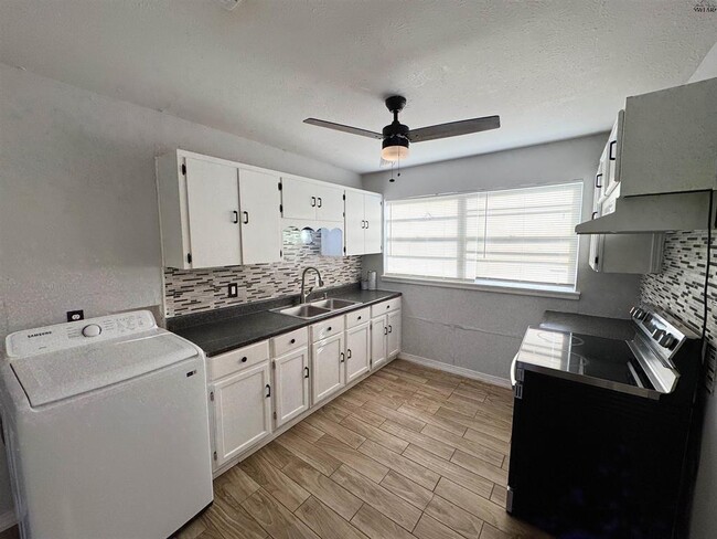 Photo - 1504 Red Fox Rd