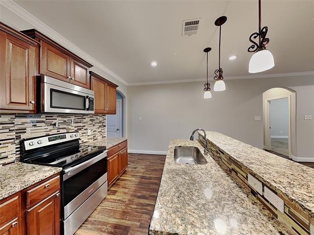 Photo - 1002 Woodcrest Dr