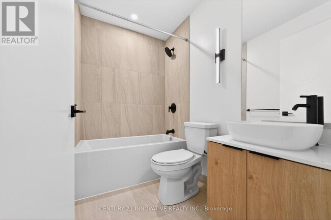 Photo - 1185 Dupont St Unité 602