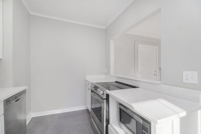 Photo - 601 W 4th St