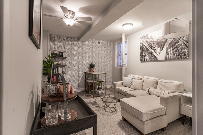 Photo - 7531 N Seeley Ave