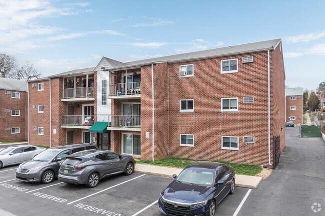 Photo - Waverly Apartments