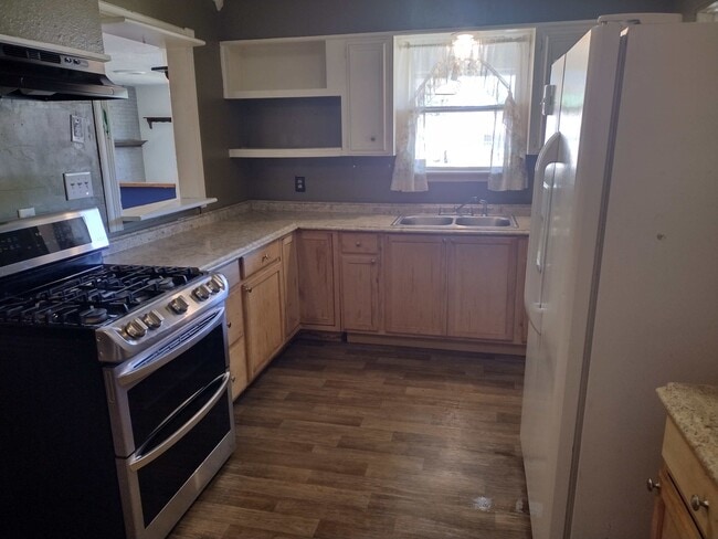 Photo - 1210 Cedar Dr
