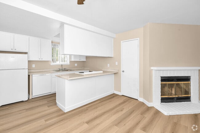 Building Photo - Lincoln Woods Rental