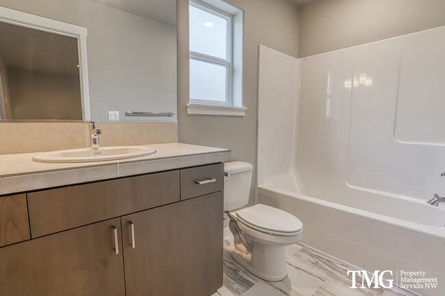 Photo - Newer Townhome in Minnehaha w/ 3 Bedroom 2.5 Bath!