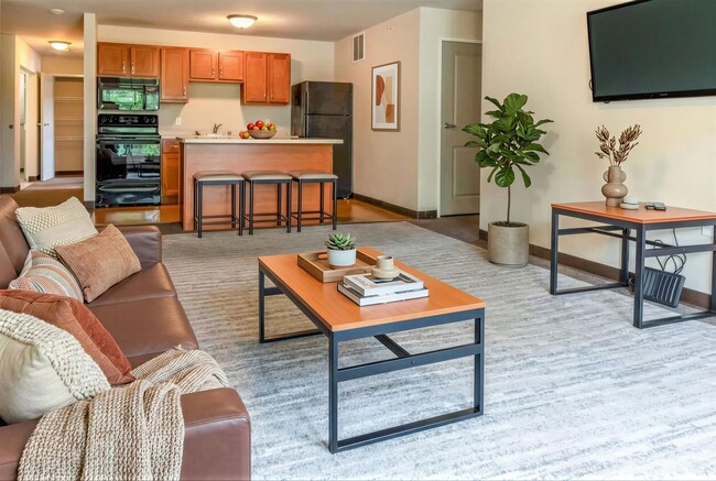 4BR/2BA Deluxe-Virtually Staged