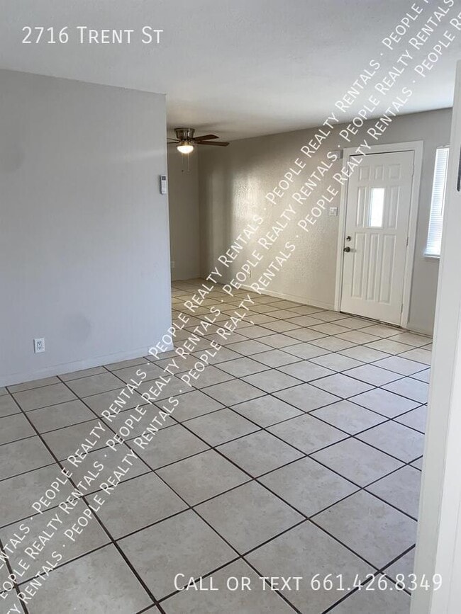 Photo - 2716 Trent St