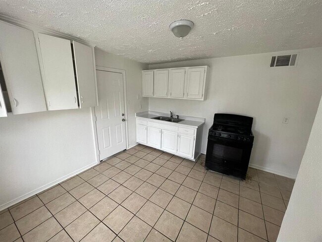 Photo - 4620 Galveston St