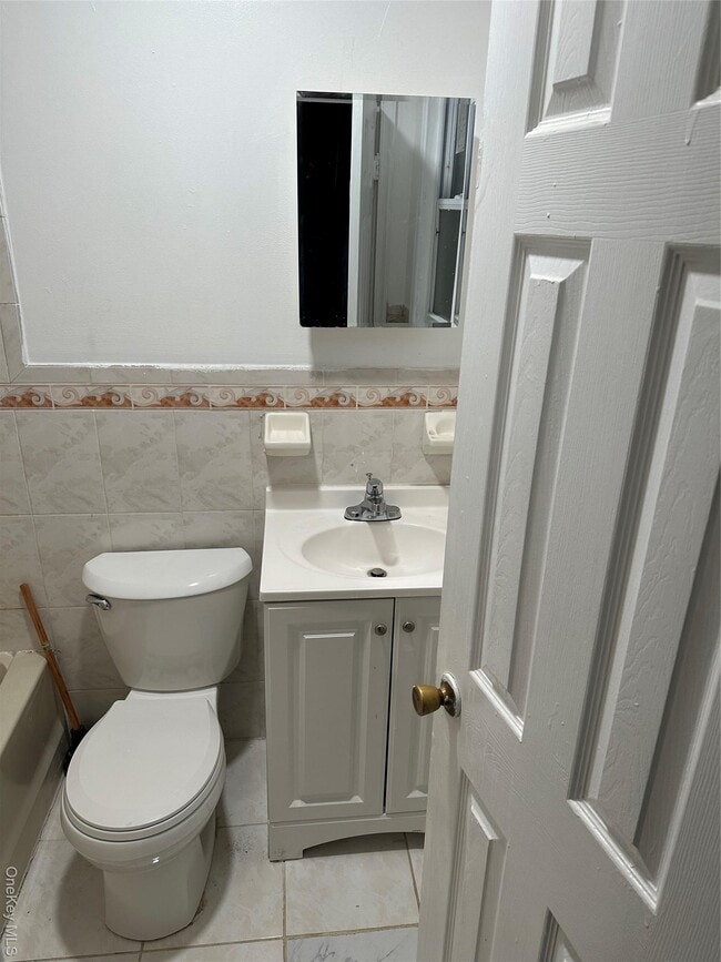 Photo - 180-11 146th Ave