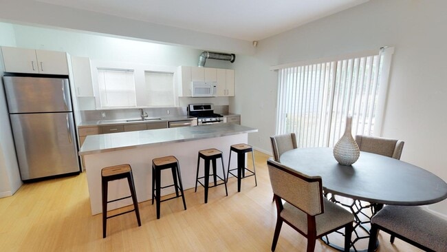 Photo - 3272 Hannah St