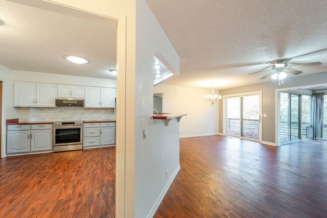 Photo - Beautiful 4 bedroom, 3 bathroom home on the East End of Hot Springs Village. Pets are considered ...