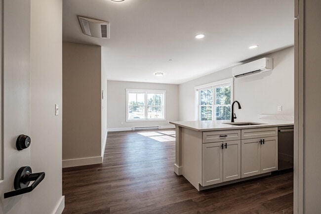 Building Photo - 1 Progress Way Unit 1