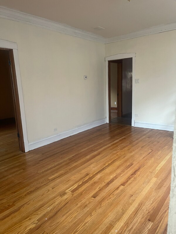 Photo - 8735 S Manistee Ave Unidad 2