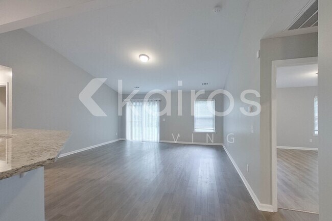 Photo - 124 Bluff Rd