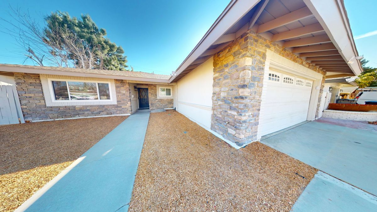 Photo - 1102 E Ave J5