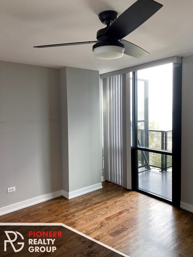 Photo - 5940 N Sheridan Rd Unit 402