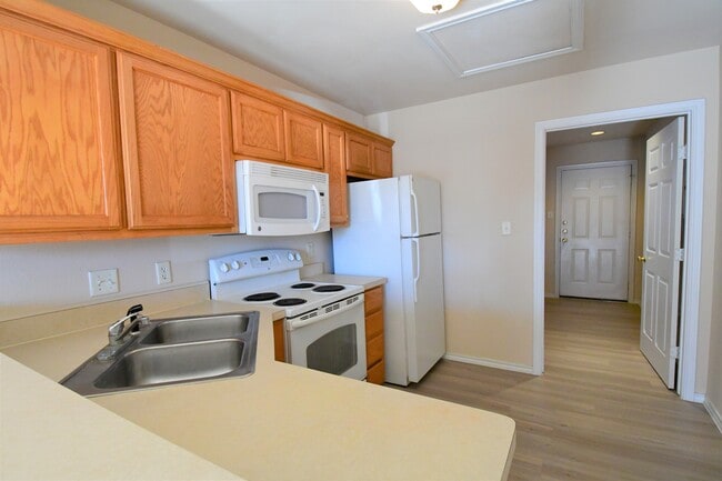 Commerce Garden Apartments