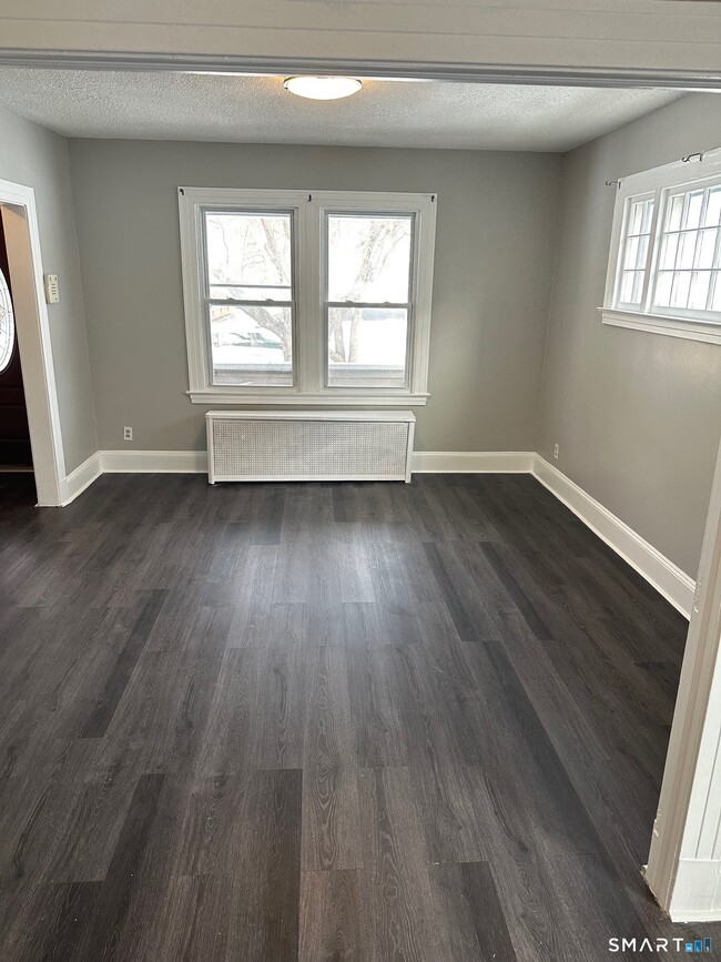 Photo - 59 Sherbrooke Ave