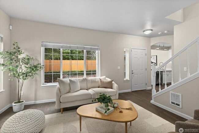 Photo - 10909 Avondale Rd NE