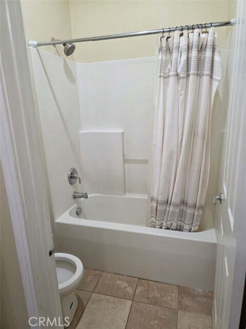 Photo - 1656 Golden Way