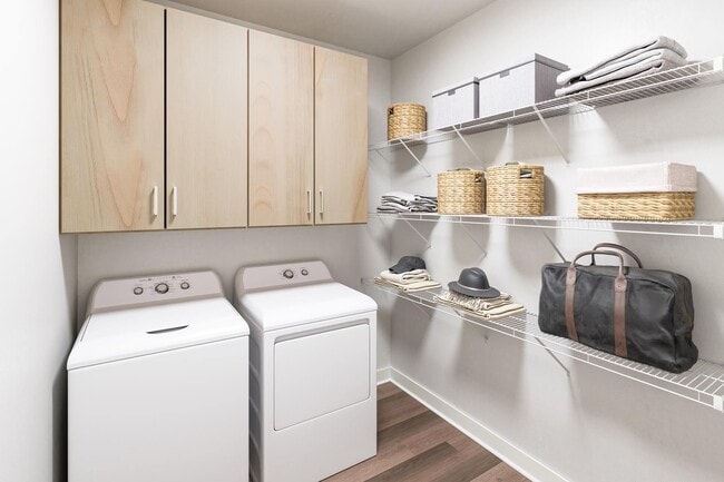 Private Laundry Room - Heyday Aurora
