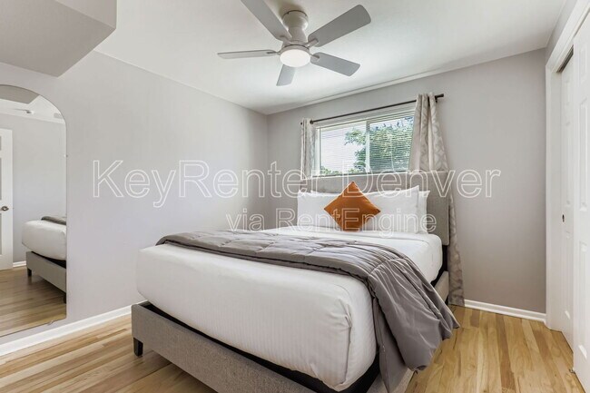 Photo - 683 Dawson St