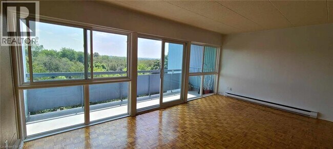 Photo - 105 Conroy Crescent Unité 505