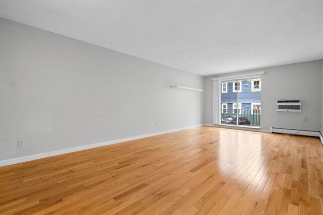 Photo - 804 Centre St Unit 1