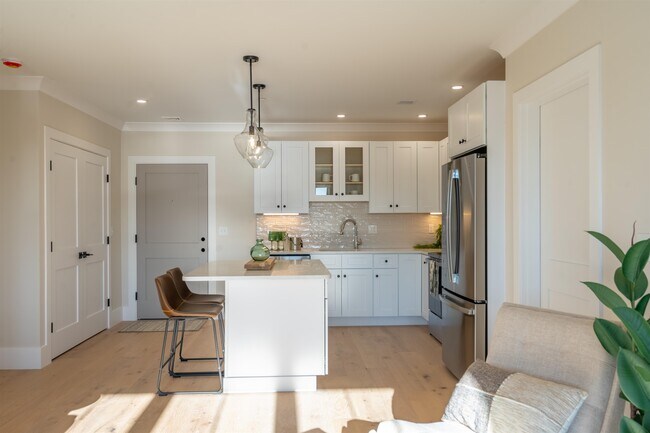 Photo - 815 Lafayette Rd Unit 101