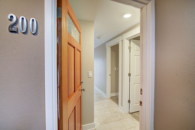 Photo - 2bd/1ba Kirkland Condo Unit 200