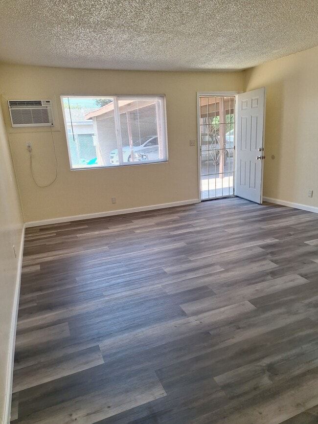 Living Area - 6931 N El Dorado St Unit 1
