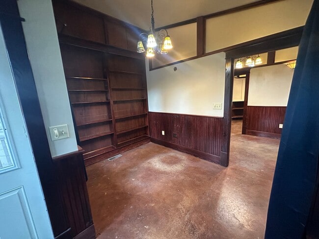 Photo - 103 S 8th Ave Unidad Bedrooms
