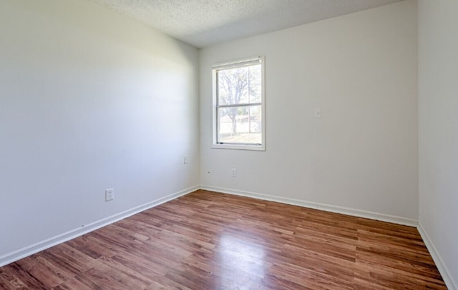 Photo - 6106 E 153 Terrace Unidad B