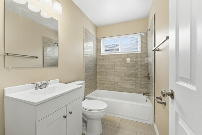 Photo - 19411 Rensellor St