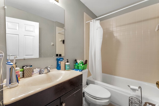 Photo - 1432 Saddleridge Dr