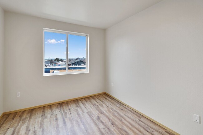 Photo - 435 SE Barrington Dr Unit #205^