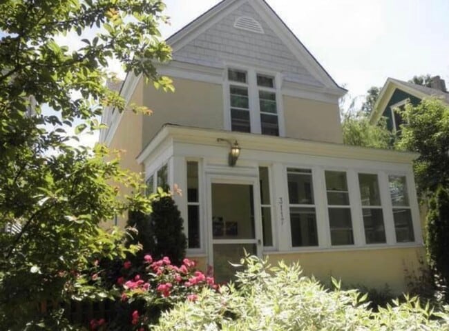 3117 Harriet Ave Unidad 2