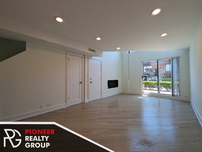 Photo - 853 W Grace St Unit 2