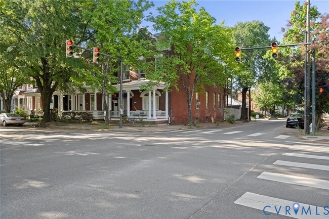 Photo - 1527 Grove Ave Unidad 1