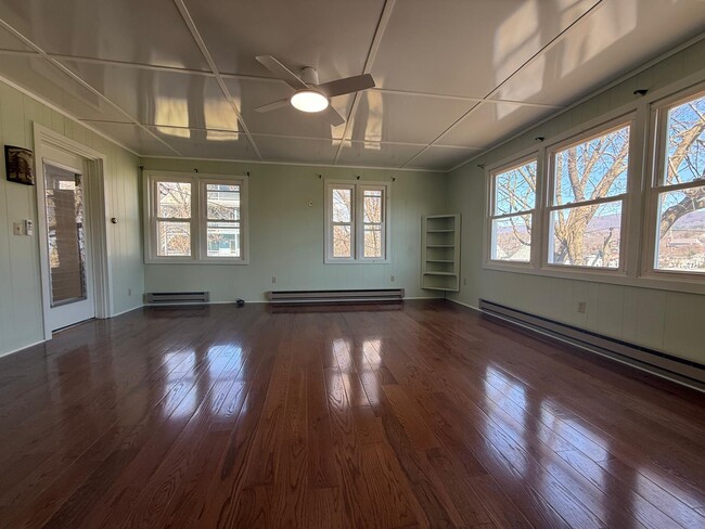 Building Photo - 152 Furnace St Unit 2